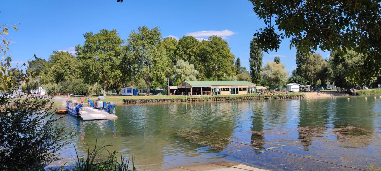 Camping Belle Riviere Chaniers Exterior photo